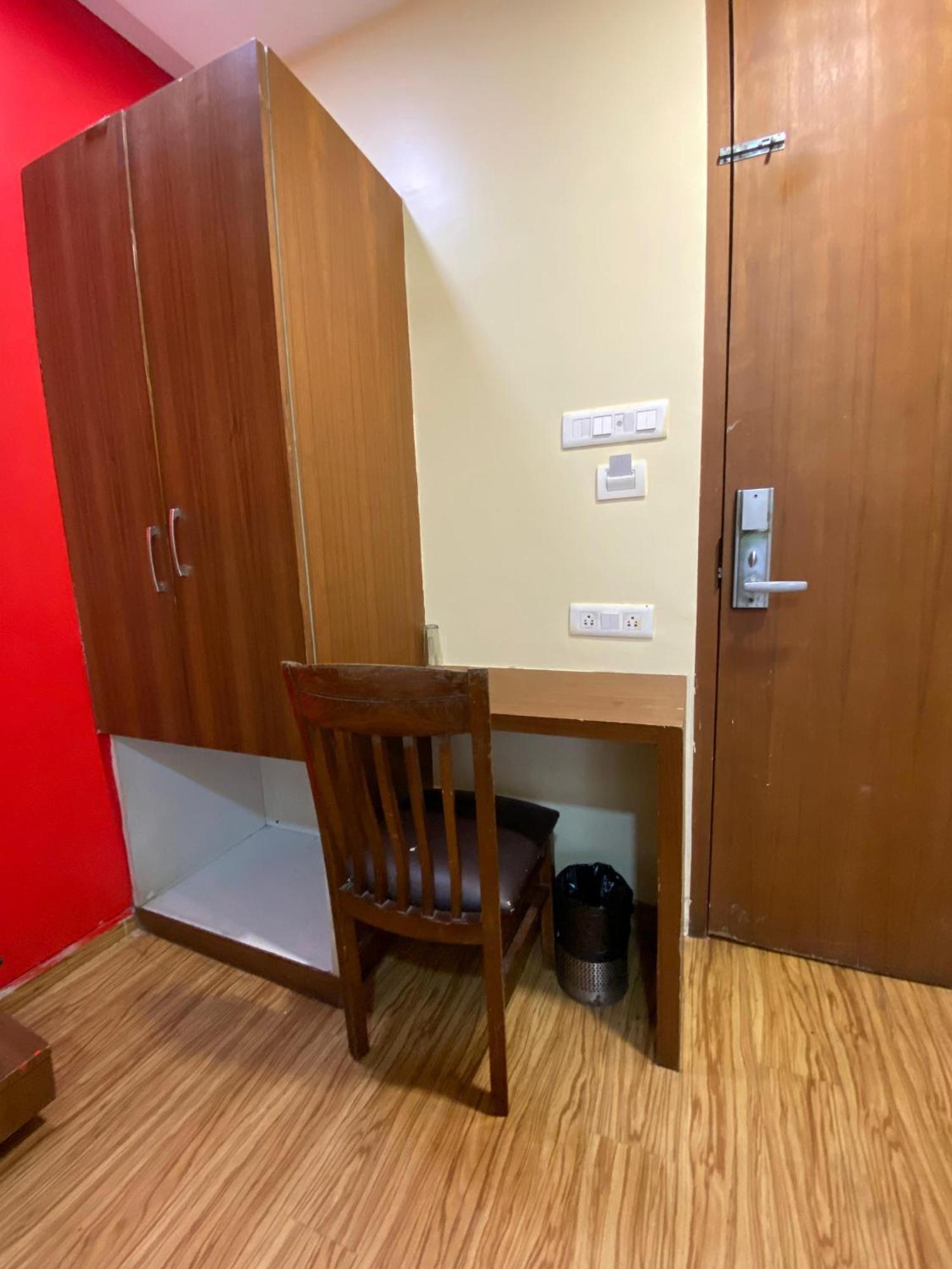 Hotel Arton Regency Near Terminal 2 Airport Βομβάη Εξωτερικό φωτογραφία