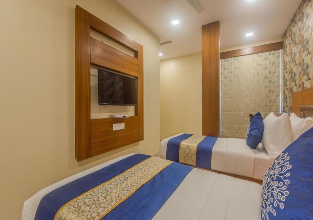 Hotel Arton Regency Near Terminal 2 Airport Βομβάη Εξωτερικό φωτογραφία
